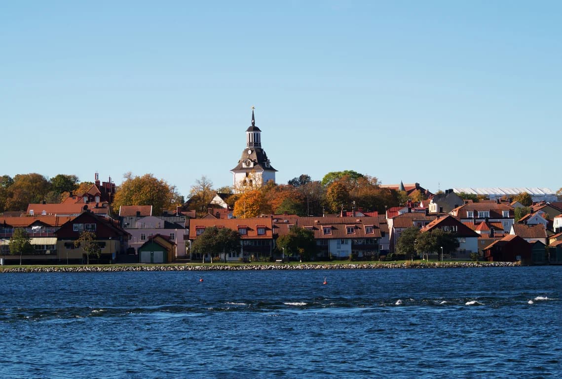 S:ta Gertruds kyrka i höstfärg